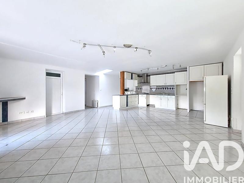 Maison - 207 m² - 5 pièces