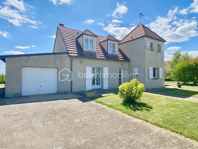 Maison - 180 m² - 8 pièces