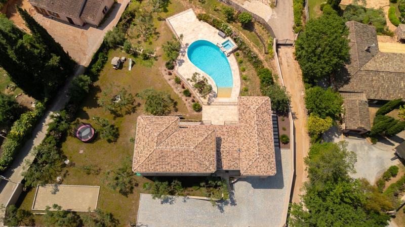 Propriété - 210 m² - 5 pièces