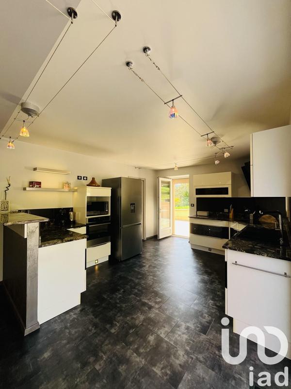 Maison - 200 m² - 5 pièces