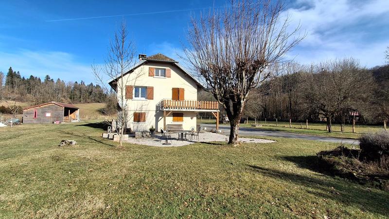 Maison - 185 m² - 9 pièces