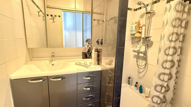 Appartement - 85 m² - 4 pièces