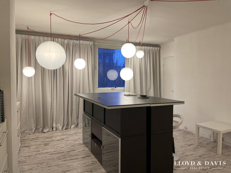 Local commercial - 2 pièces