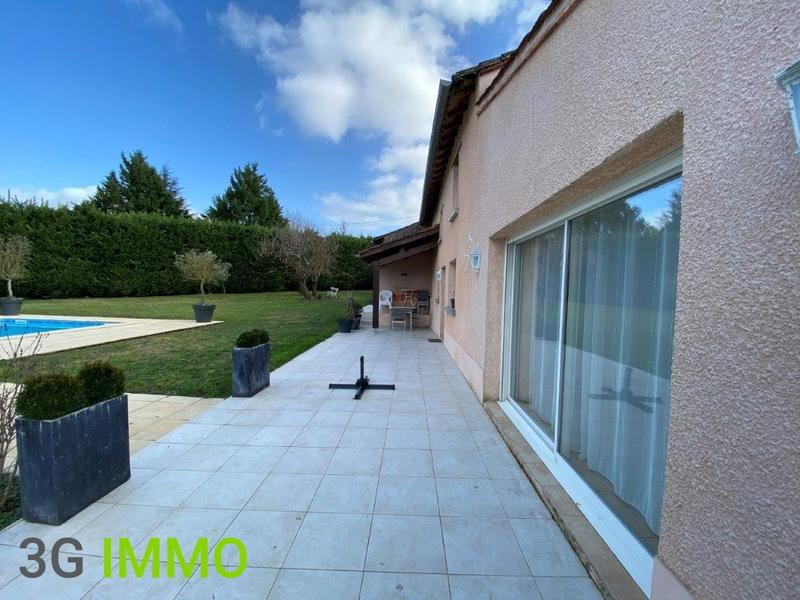 Maison - 288 m² - 10 pièces