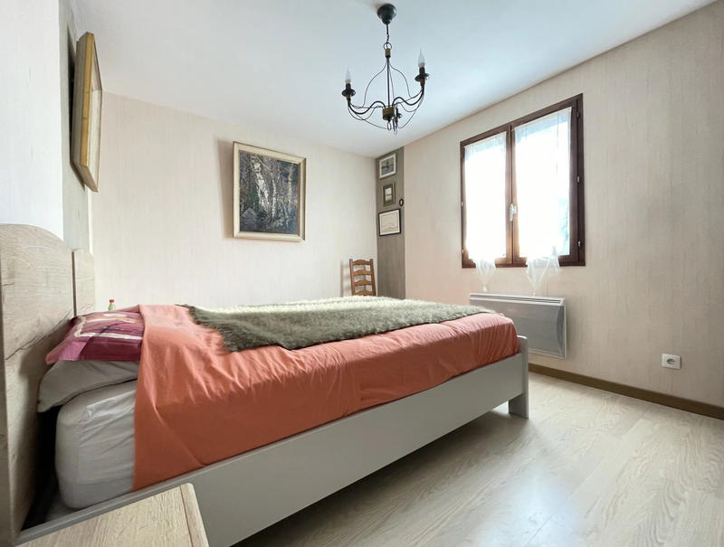 Maison - 163 m² - 9 pièces