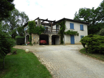 Maison - 250 m² - 5 pièces