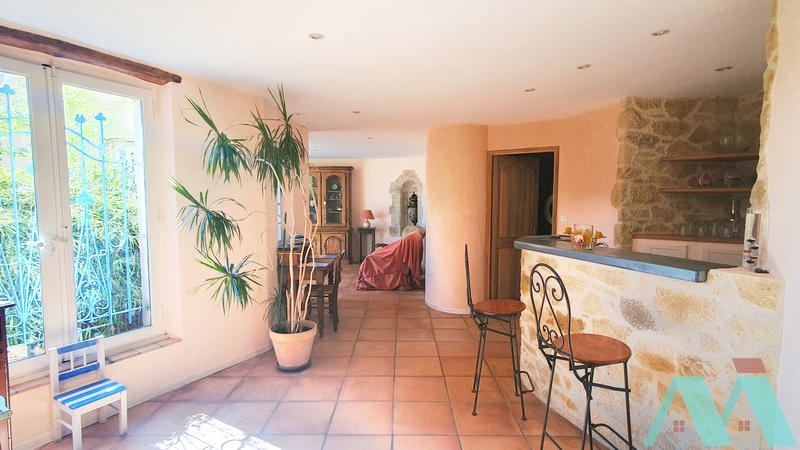 Maison - 198 m² - 7 pièces