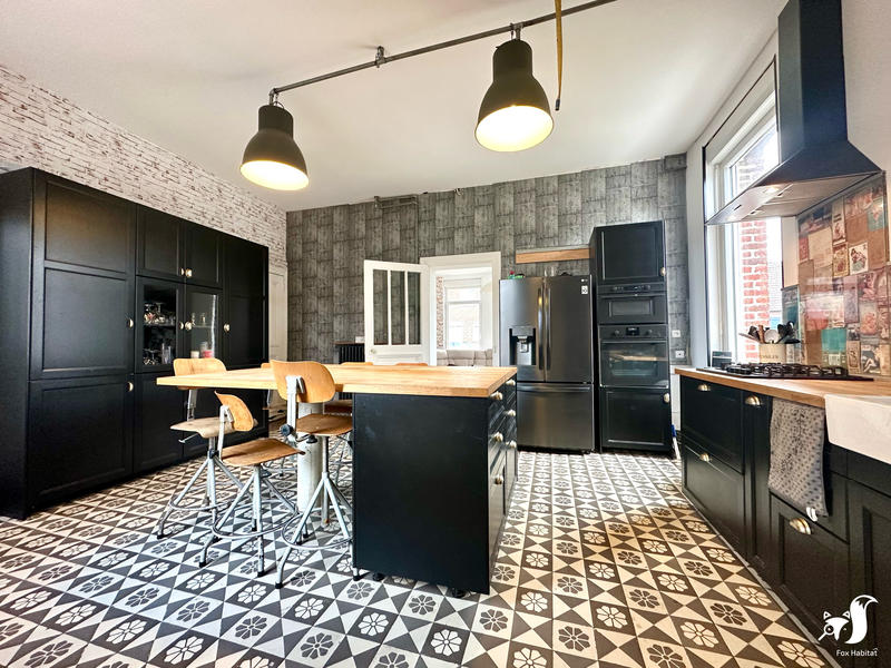 Maison - 182 m² - 7 pièces