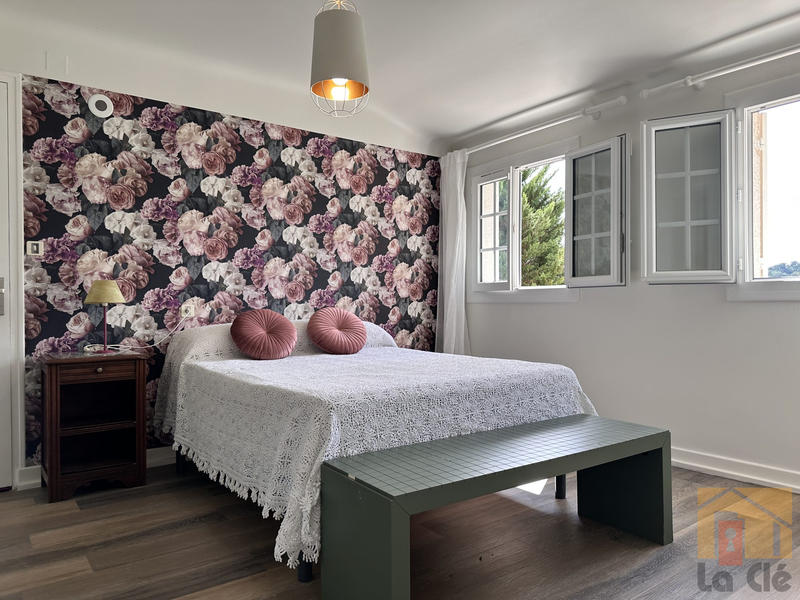 Maison - 200 m² - 6 pièces