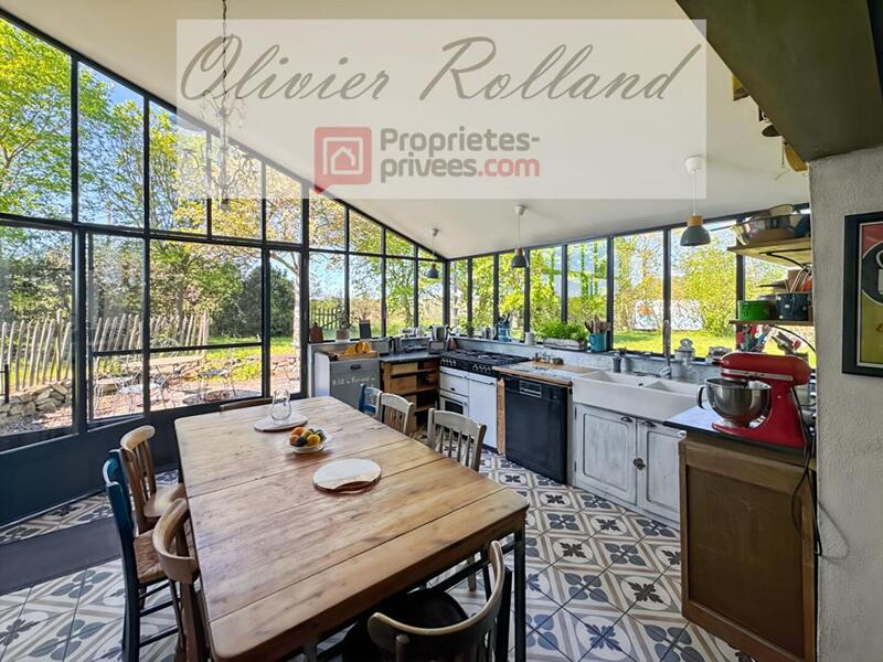 Maison - 212 m² - 12 pièces