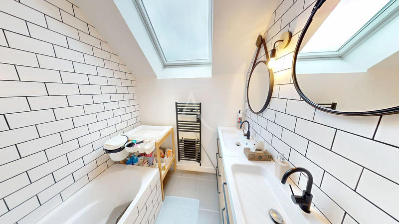 Maison - 101 m² - 4 pièces