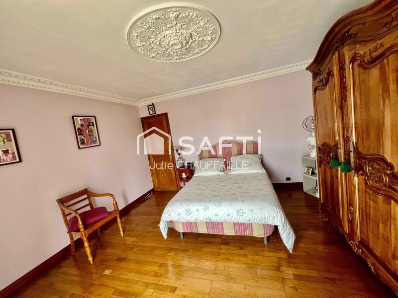 Maison - 185 m² - 7 pièces