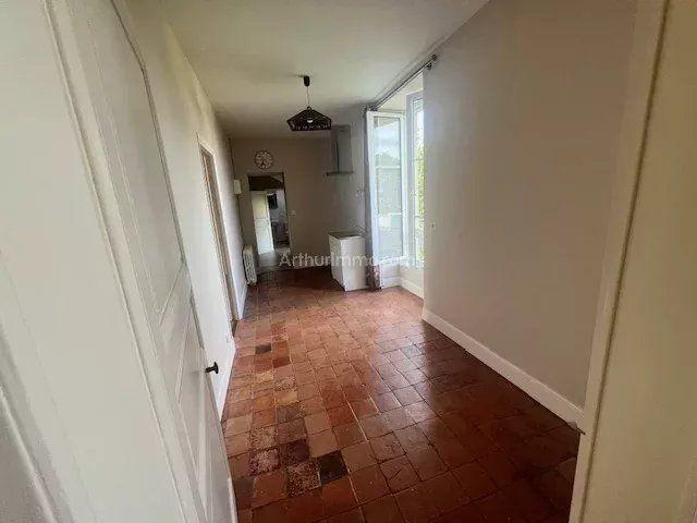 Maison - 280 m² - 10 pièces