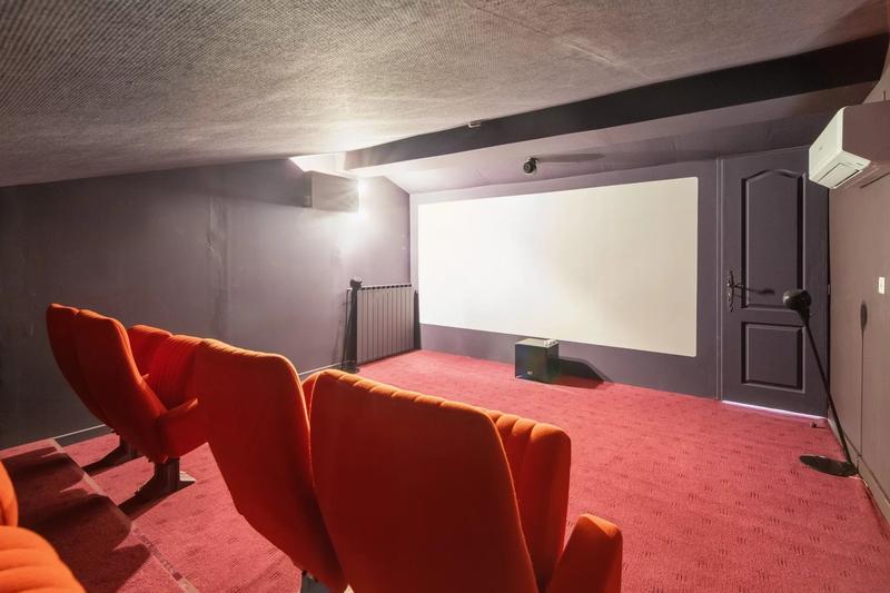 Maison - 209 m² - 7 pièces