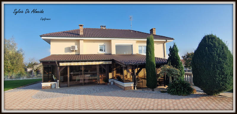 Maison - 206 m² - 6 pièces