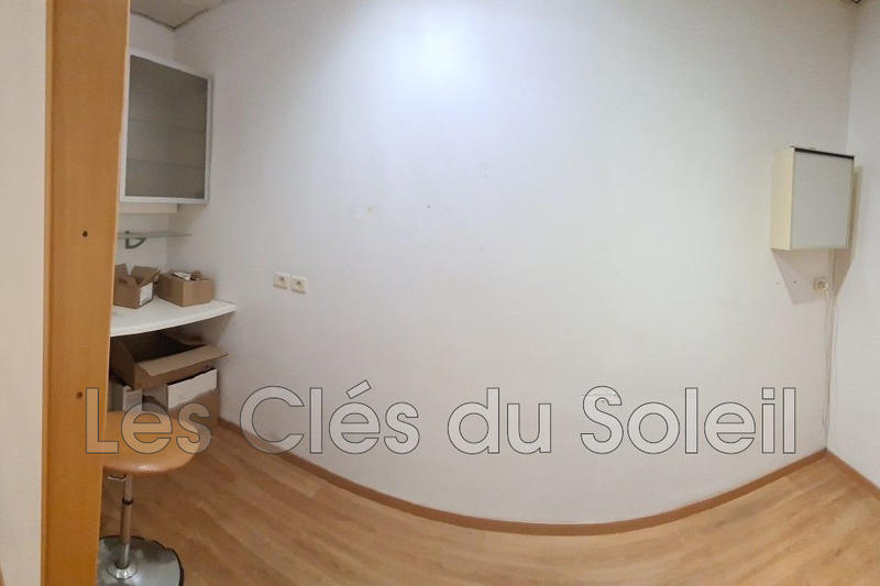 Bureau - 71 m² - 5 pièces