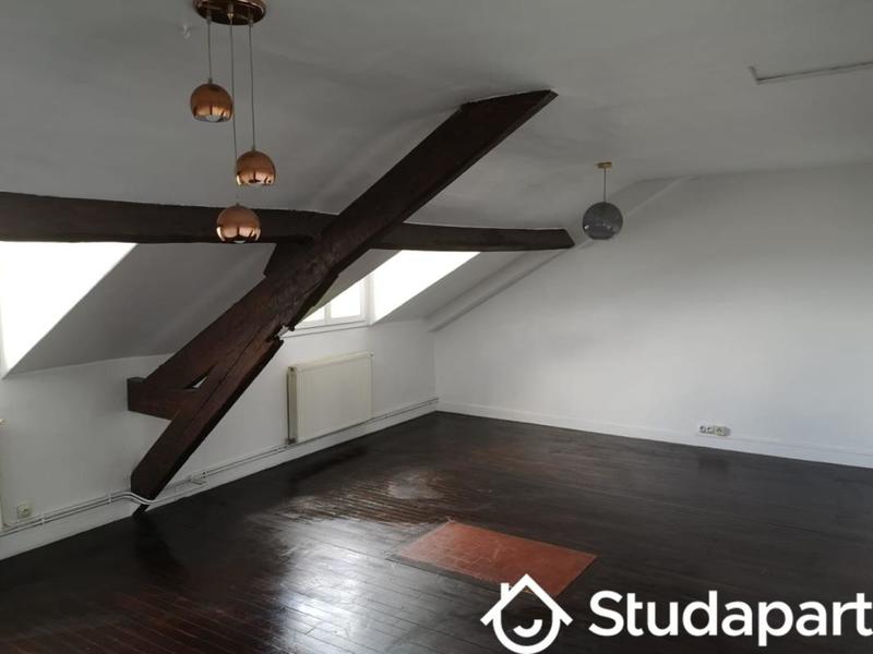 Chambre - 10 m² - 1 pièce