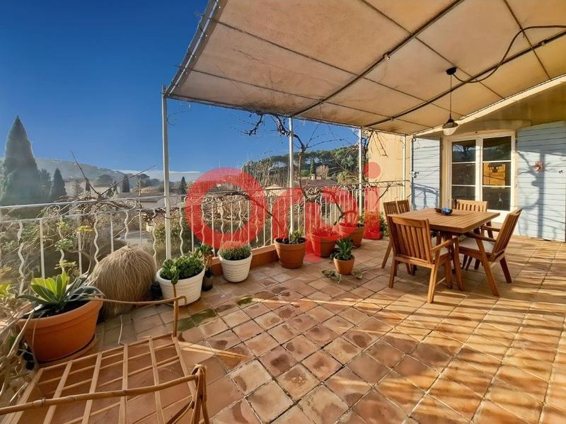 Maison - 198 m² - 6 pièces