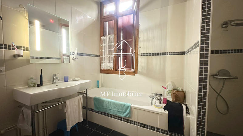 Maison - 343 m² - 8 pièces