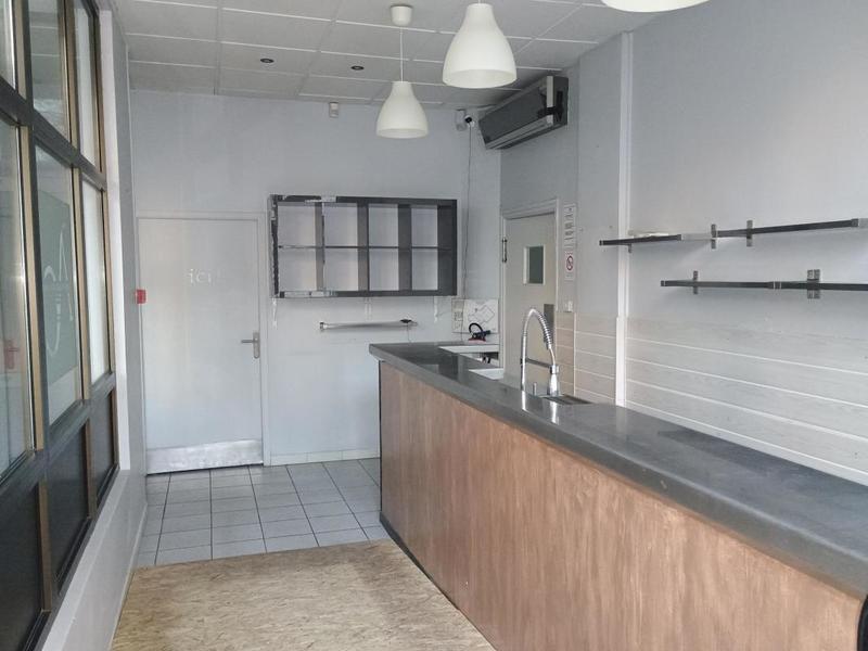 Local commercial - 136 m²