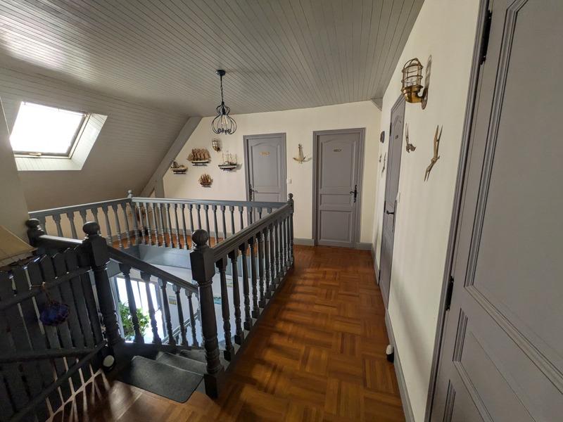 Maison - 167 m² - 7 pièces