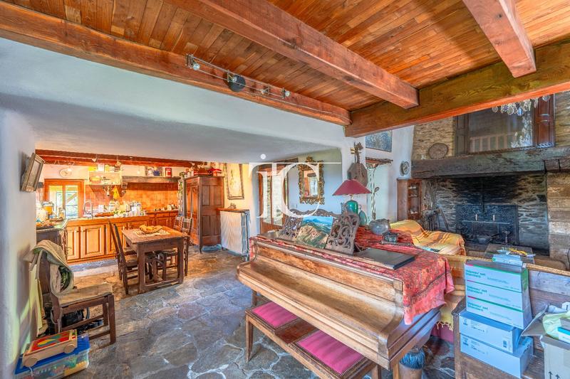 Maison - 205 m² - 8 pièces