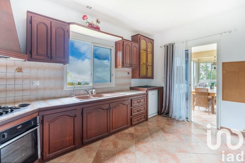 Maison - 238 m² - 13 pièces