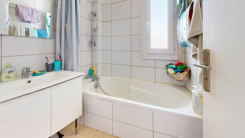 Appartement - 75 m² - 5 pièces