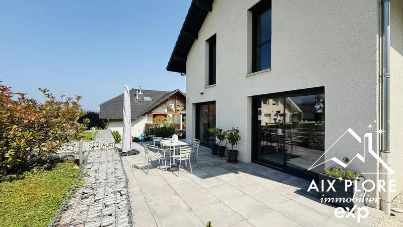 Maison - 102 m² - 4 pièces