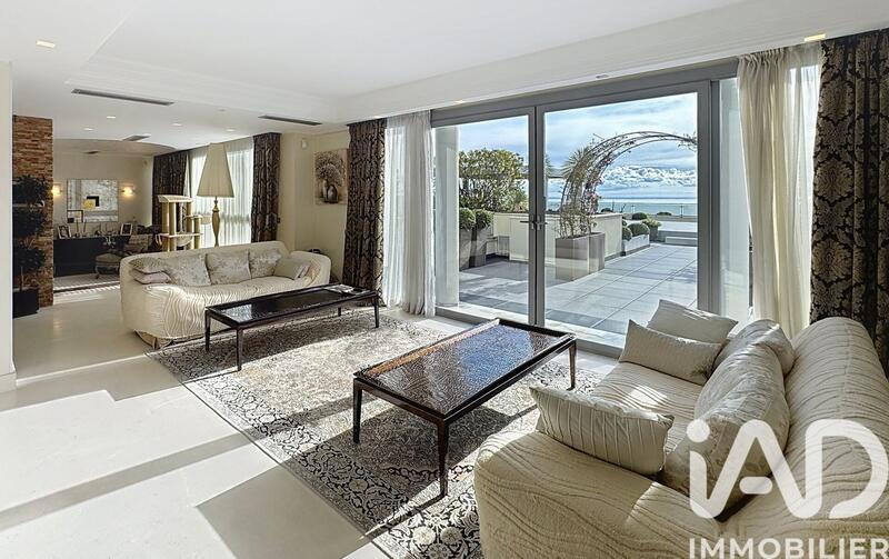 Maison - 345 m² - 8 pièces