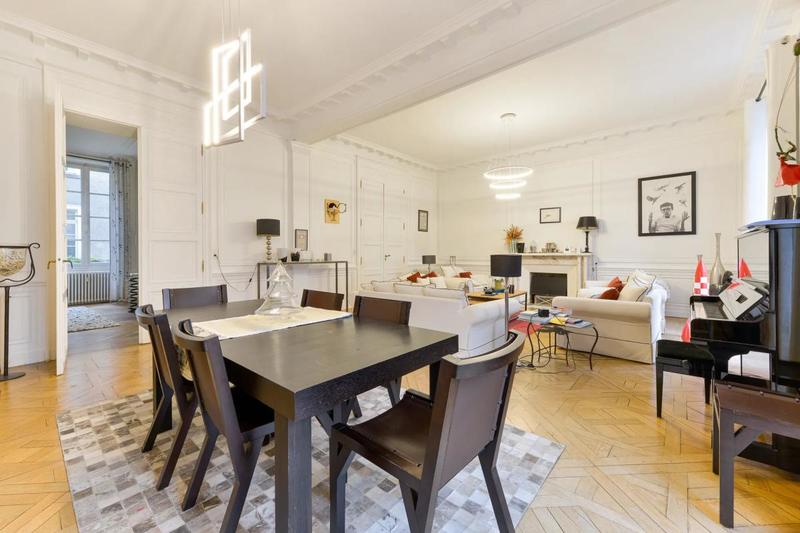 Appartement - 220 m² - 8 pièces