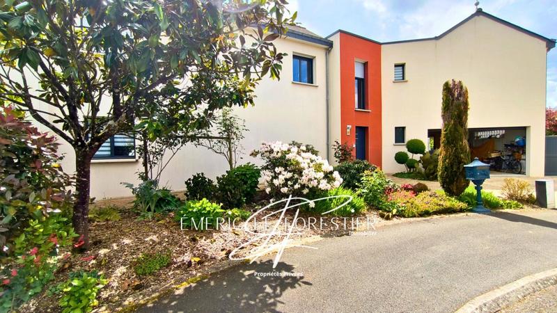 Maison - 263 m² - 7 pièces