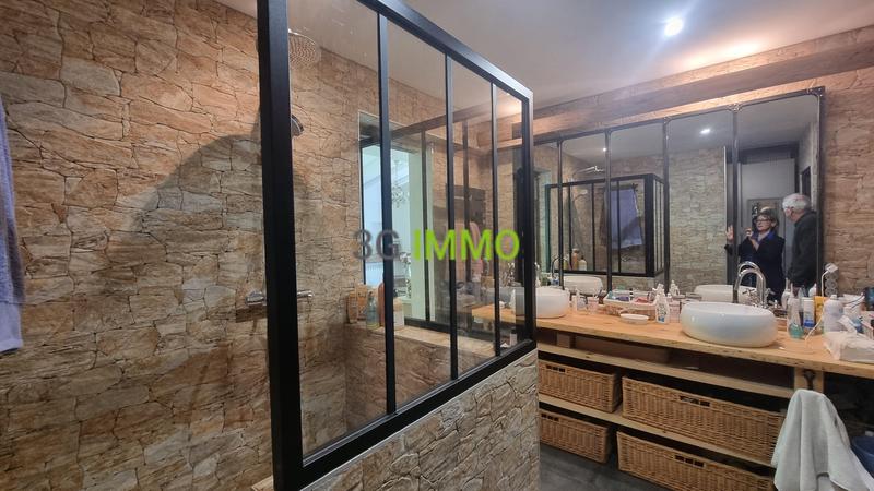 Villa - 263 m² - 7 pièces