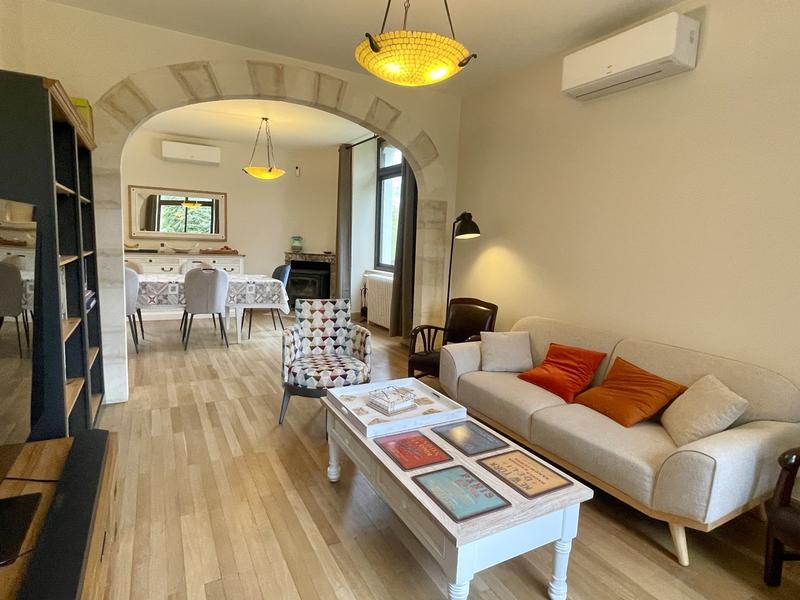 Demeure - 200 m² - 7 pièces