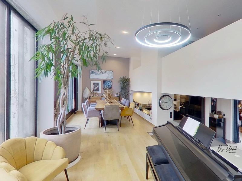 Maison - 200 m² - 8 pièces