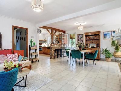 Maison traditionnelle - 112 m² - 6 pièces