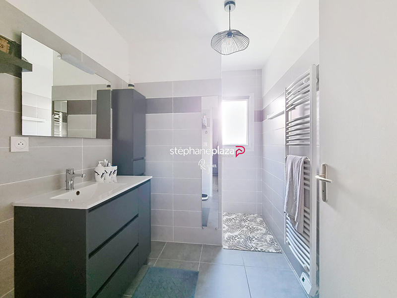 Maison - 104 m² - 4 pièces