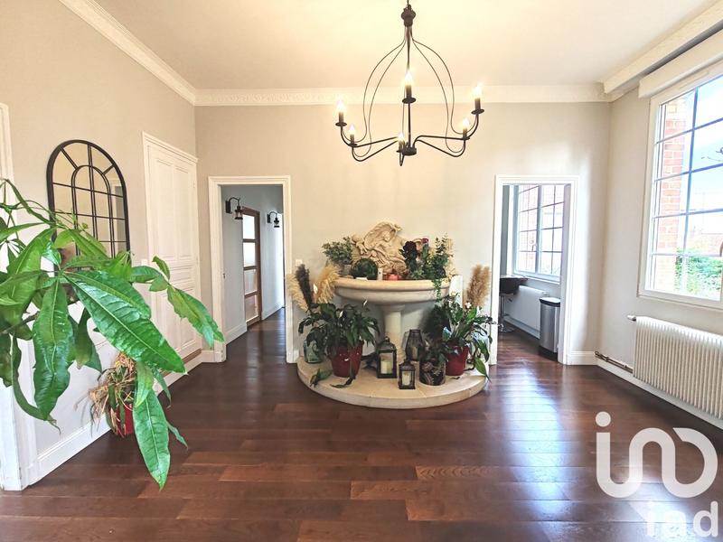 Maison - 210 m² - 7 pièces