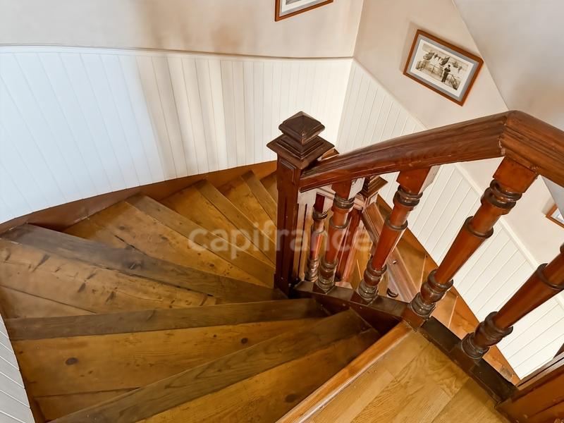 Maison - 121 m² - 6 pièces