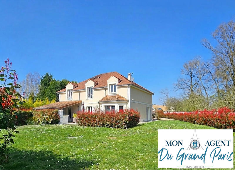 Maison - 220 m² - 8 pièces