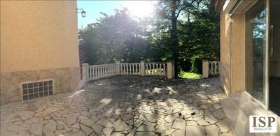 Maison - 202 m² - 5 pièces