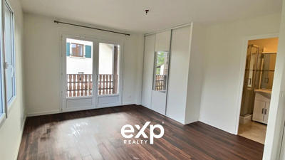 Maison - 331 m² - 7 pièces