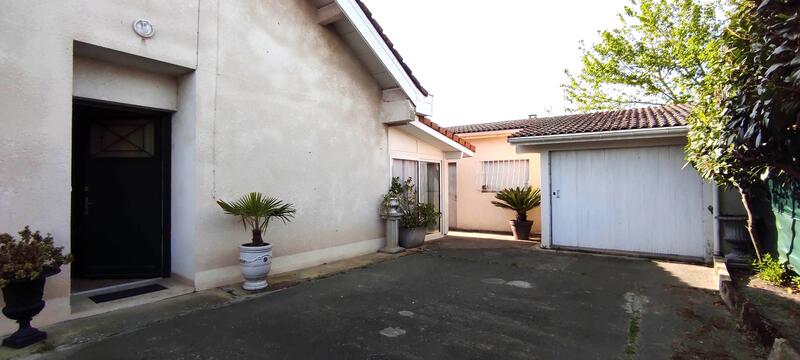 Maison traditionnelle - 104 m² - 4 pièces