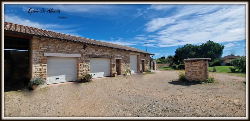 Maison - 290 m² - 8 pièces