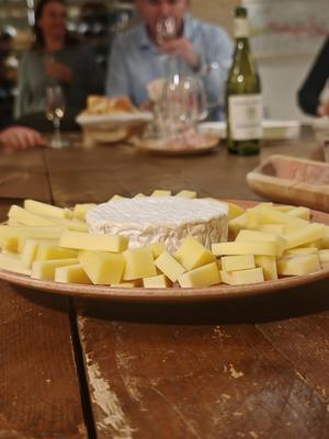 Tour de dégustations provençales, fromages et vins