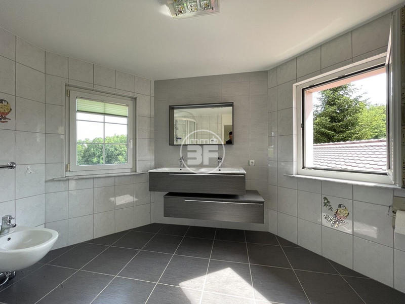 Maison - 356 m² - 8 pièces