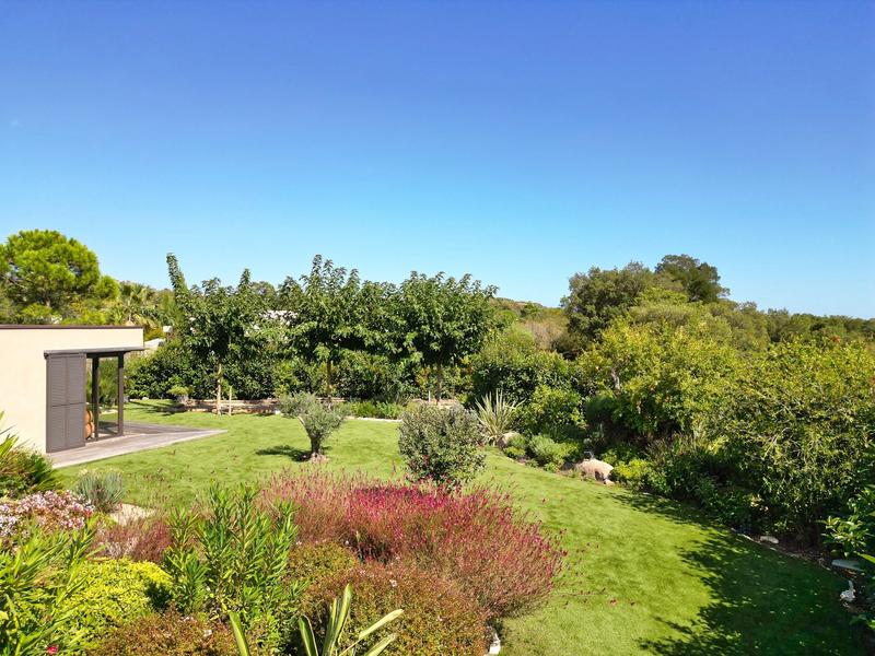 Villa - 200 m² - 6 pièces