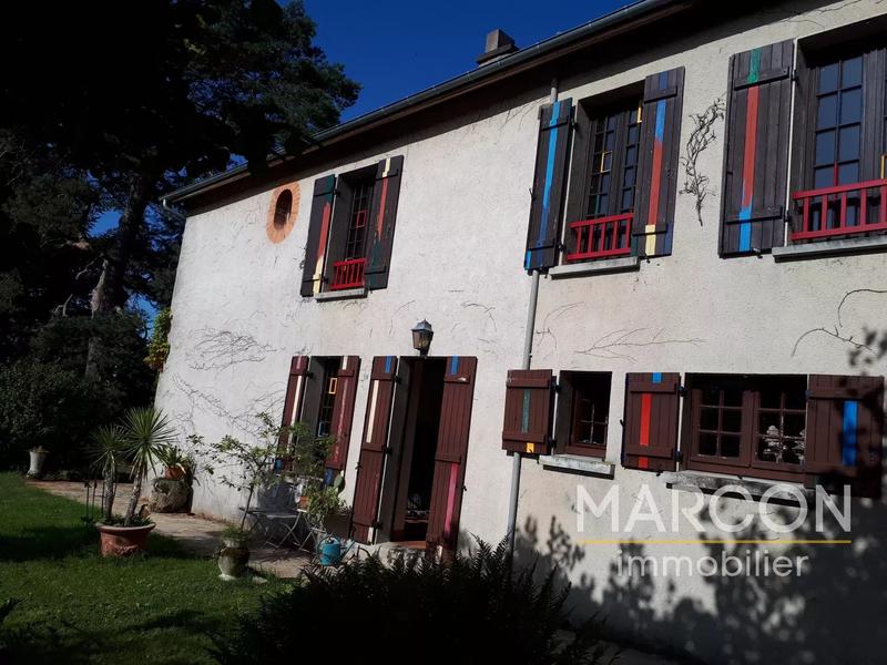 Propriété - 225 m²