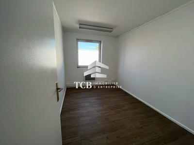 Bureau - 73 m² - 4 pièces