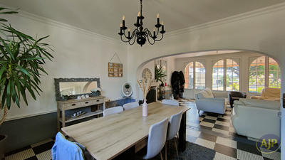 Maison - 196 m² - 7 pièces